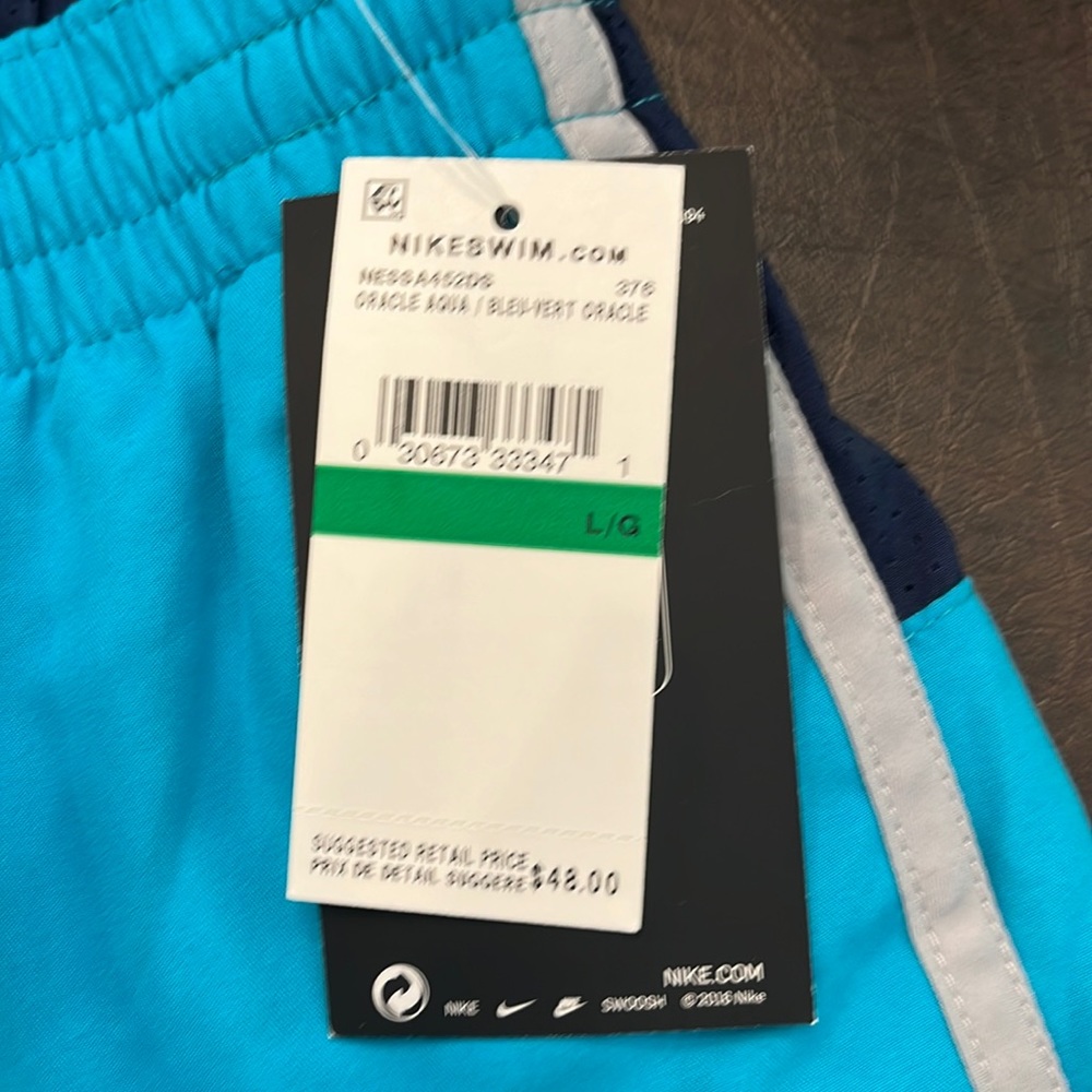 Men’s Nike swim swim trunks-size large